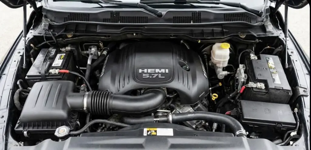 Engine Architecture and Technical Specifications