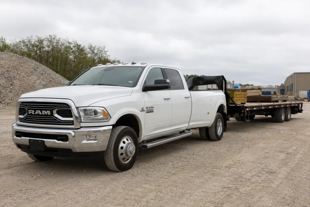 2018 Ram 3500 6.4L HEMI dually truck with trailer